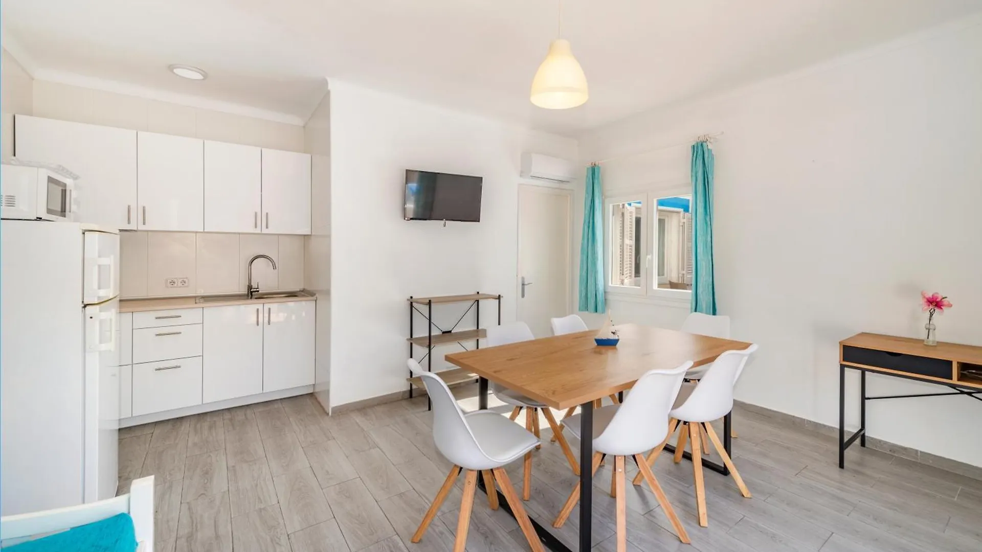 Lägenhetshotell Apartamentos Falco Port de Pollença