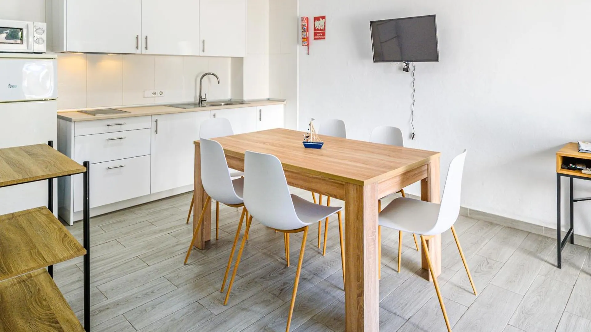 Apartamentos Falco Port de Pollença 0*,
