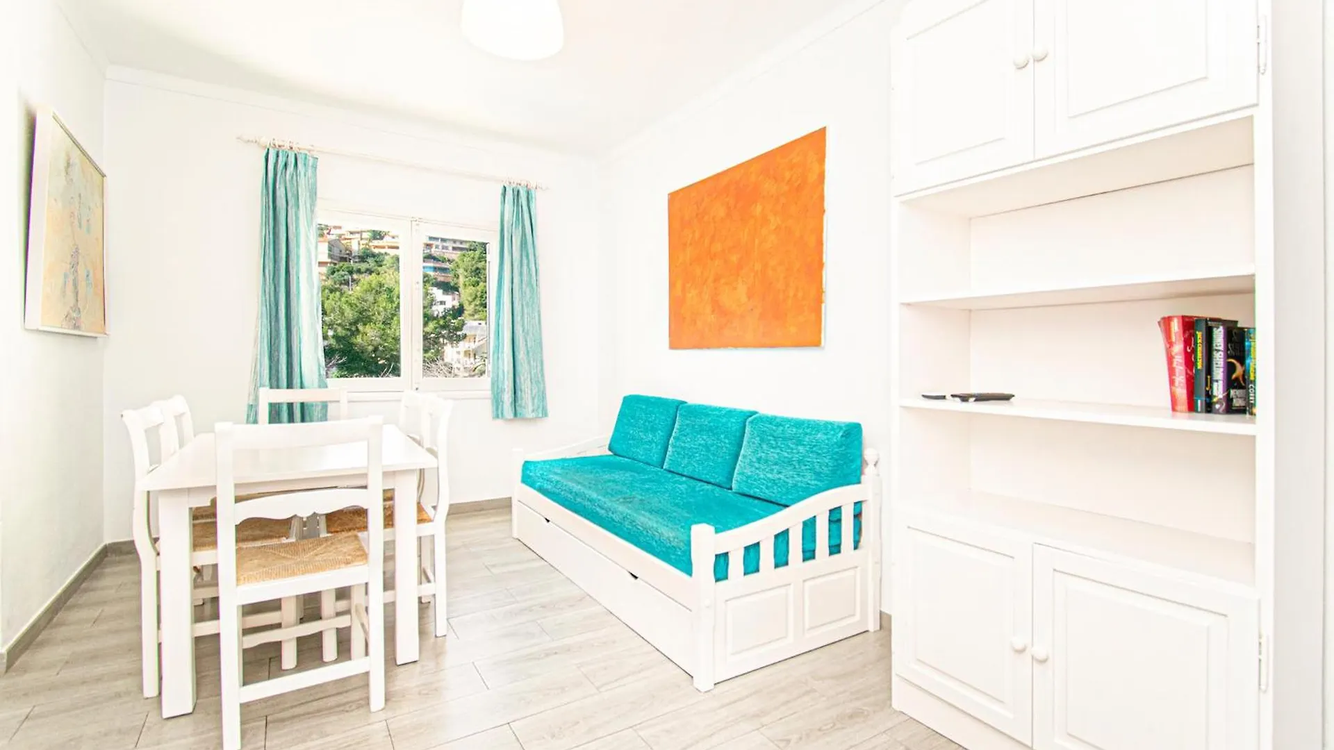 Apartamentos Falco Port de Pollença Lägenhetshotell